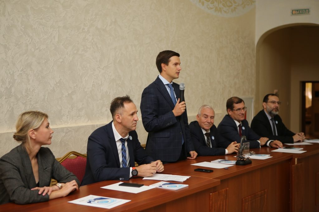 Русское географическое общество разыграло финал конкурса «Самое синее в мире..»