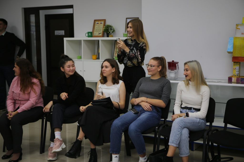 Обучение молодежи на базе Ресурсного центра продолжается