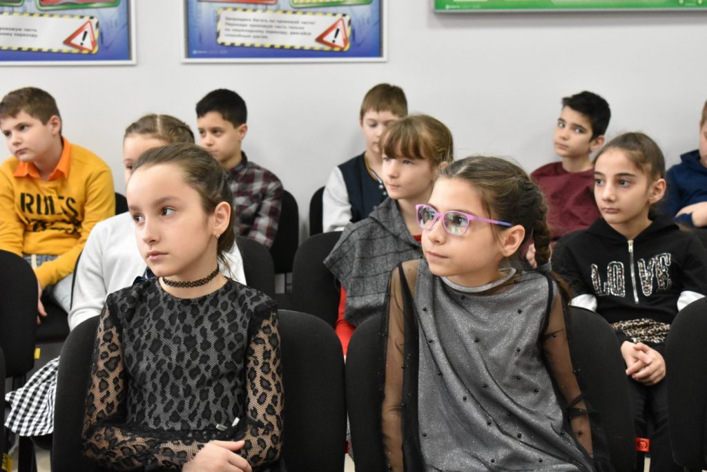 Юные инспекторы движения изучили ЖД переезды