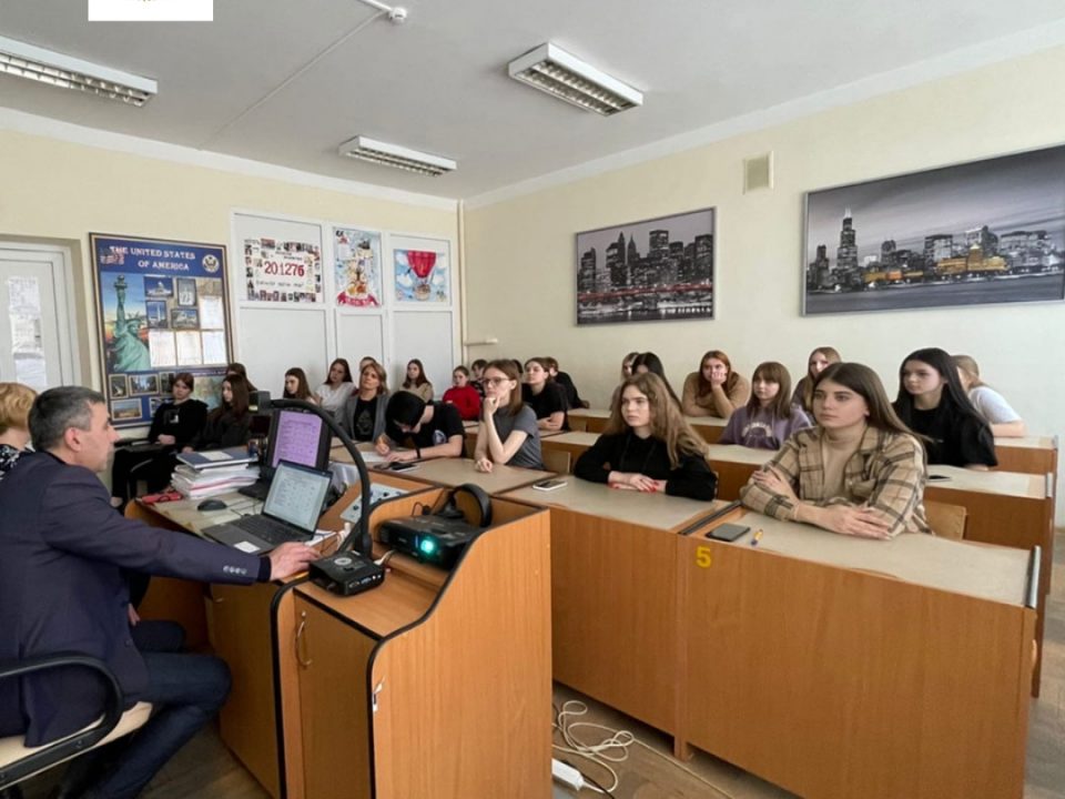 Апрельский цикл лекций по безопасному поведению на дорогах