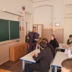 Подготовка к сезону: обучение лицеистов правилам безопасного использования СИМ