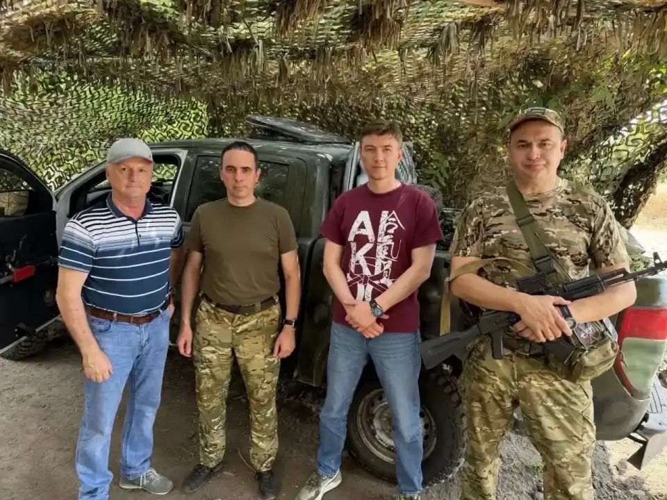 «Мы своих не бросаем»: доставка общественниками гуманитарной помощи